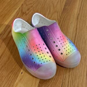 Great condition! Native Kids Rainbow Gradient Slip-On Sneakers